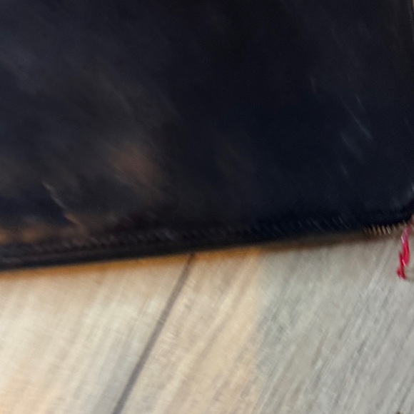 M0851 Leather Zip Organizer Clutch/crossbody - Picture 6 of 11